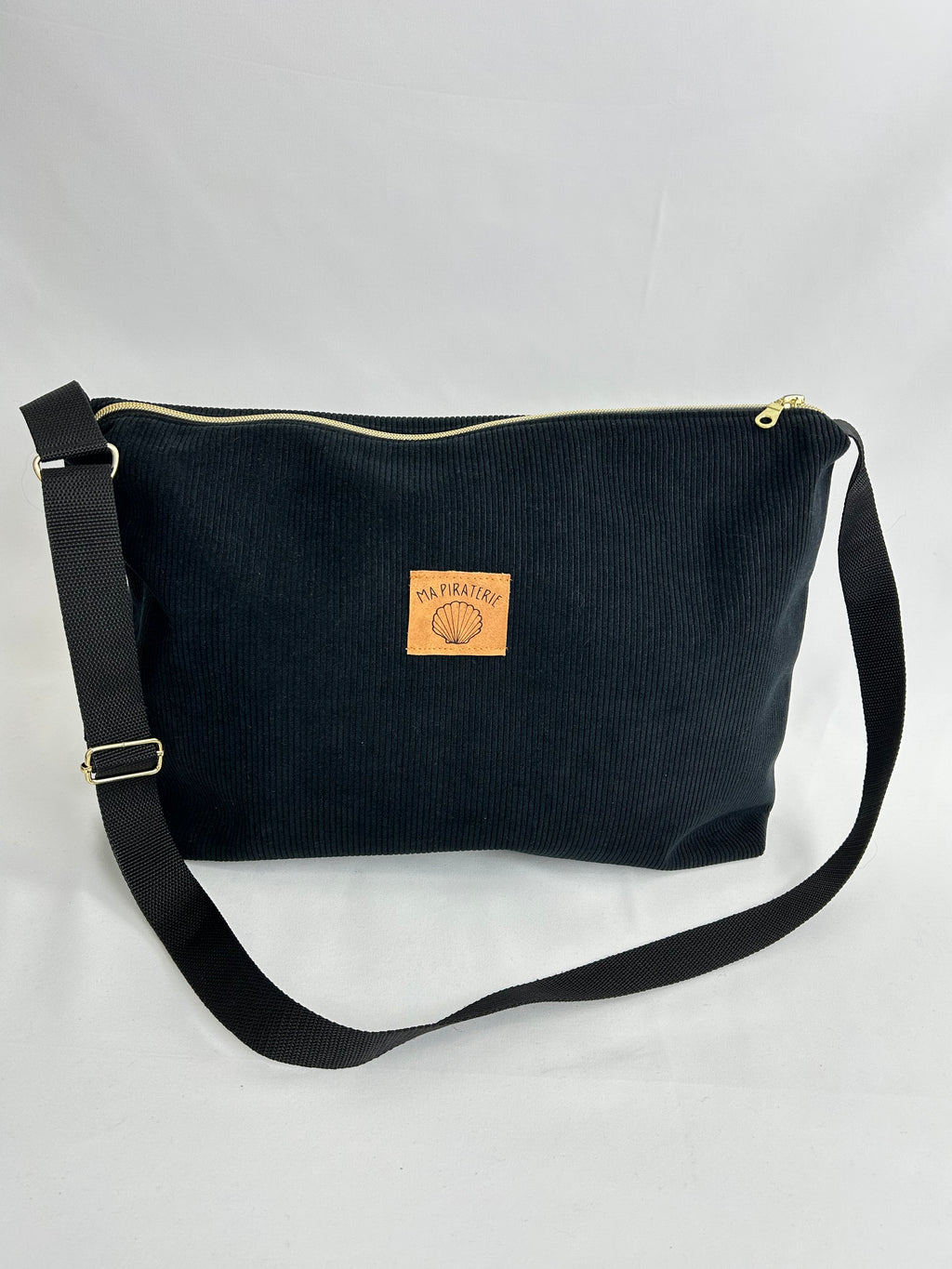 Le Reporter noir / léopard jaune