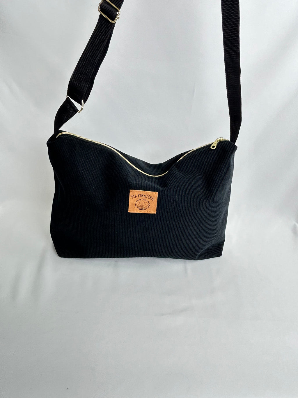 Le Reporter noir / léopard jaune