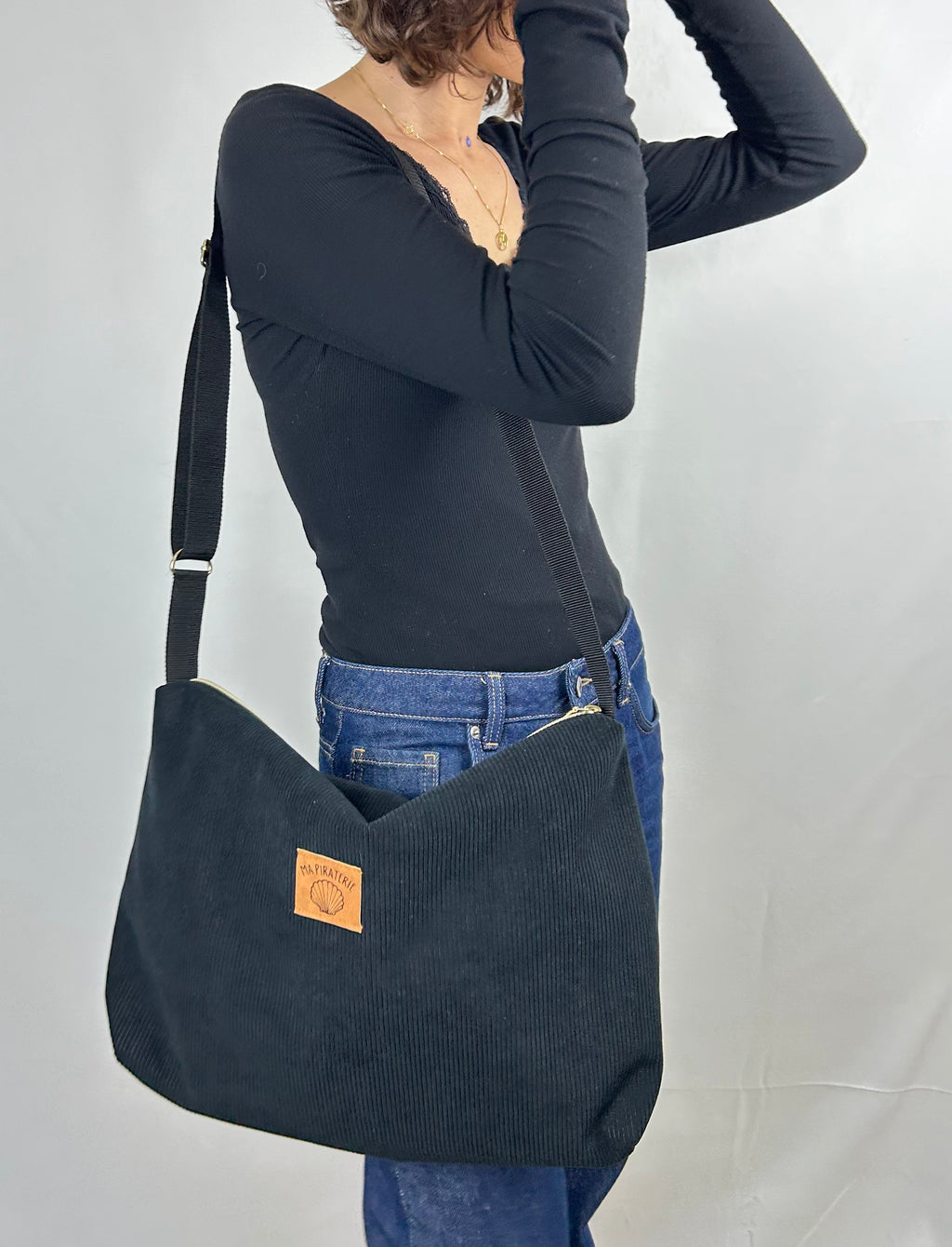 Le Reporter noir / léopard jaune