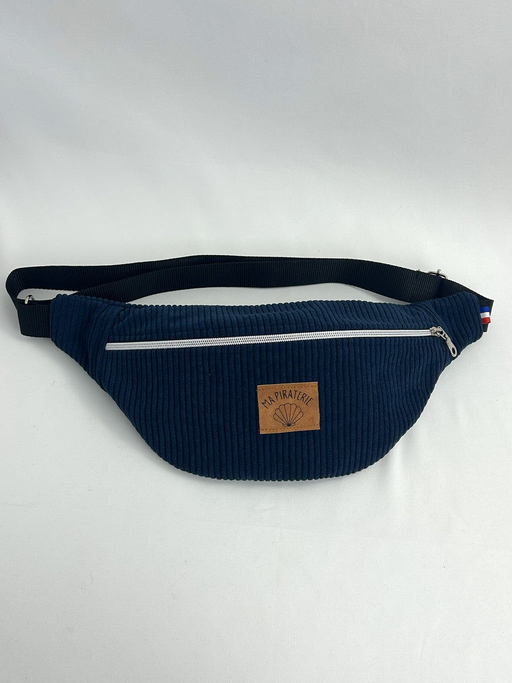 La Banana bleu marine